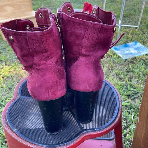 Shoes - Picture 2 of 3